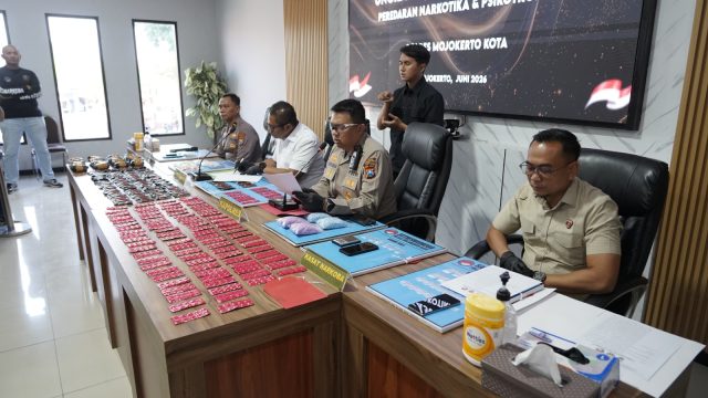 Ungkap Jalur Baru Peredaran Narkoba: Polres Mojokerto Kota Amankan 330 Catridge Vape Berisi Etomidate