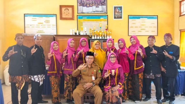 Asisten II Sumenep Apresiasi Terobosan SDN Lenteng Barat I, Literasi dan Batik Lebatu Berjalan Beriringan