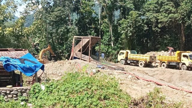 Tambang Emas Ilegal Marak di Luwu: Eksploitasi Sungai, Dugaan Aliran Dana ke Aparat,dan Penyalahgunaan Solar Subsidi