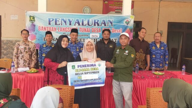 BLT DD Tahap III Disalurkan, 4 Warga Batubellah Barat Terima Bantuan
