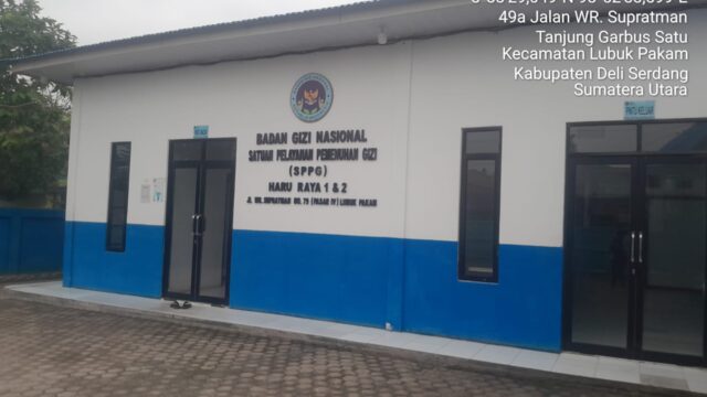 Diduga Buang Limbah ke Parit, Warga Keluhkan Bau Menyengat dari SPPG Haru Raya Lubuk Pakam.