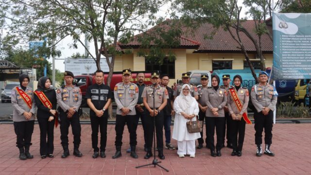 Gandeng PDAM, Wakapolres Majalengka Lepas 10 Tangki Bantuan Air Bersih Bagi Warga 3 Kecamatan